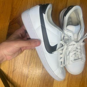 Nike low blazer